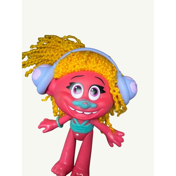 Hasbro Trolls Poppy Figure With Yellow Hair & Headphones - Picture 3 of 12